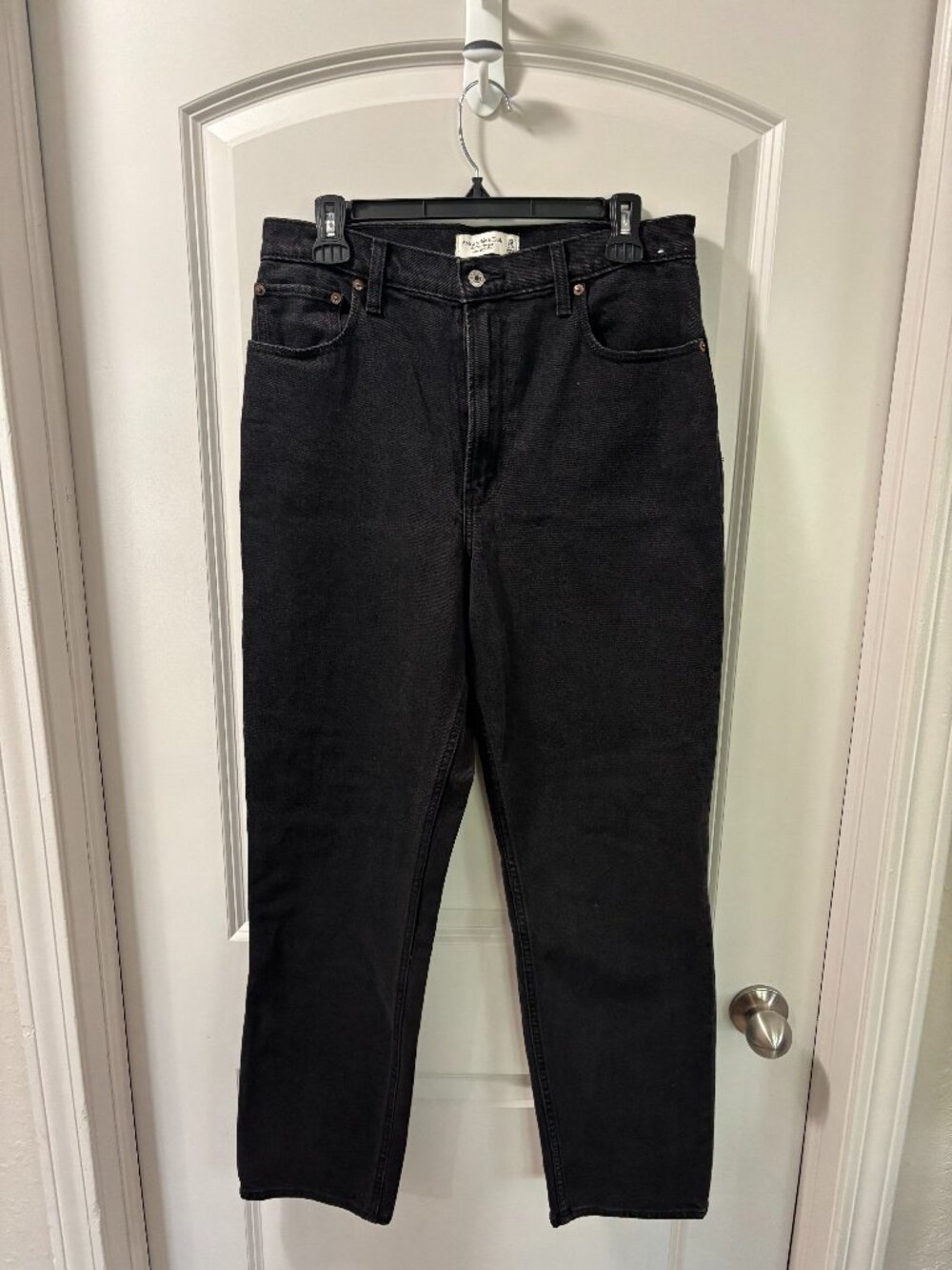 Abercrombie & Fitch The ‘90s Straight Ultra High Rise Jeans